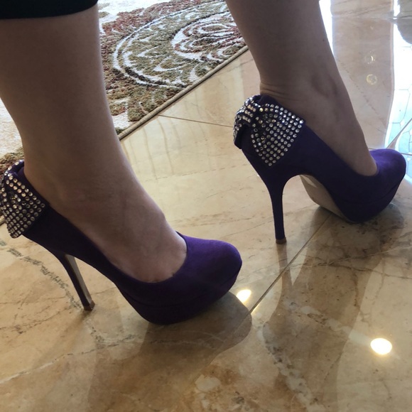 Steve Madden Purple Suede Pump - Picture 7 of 8